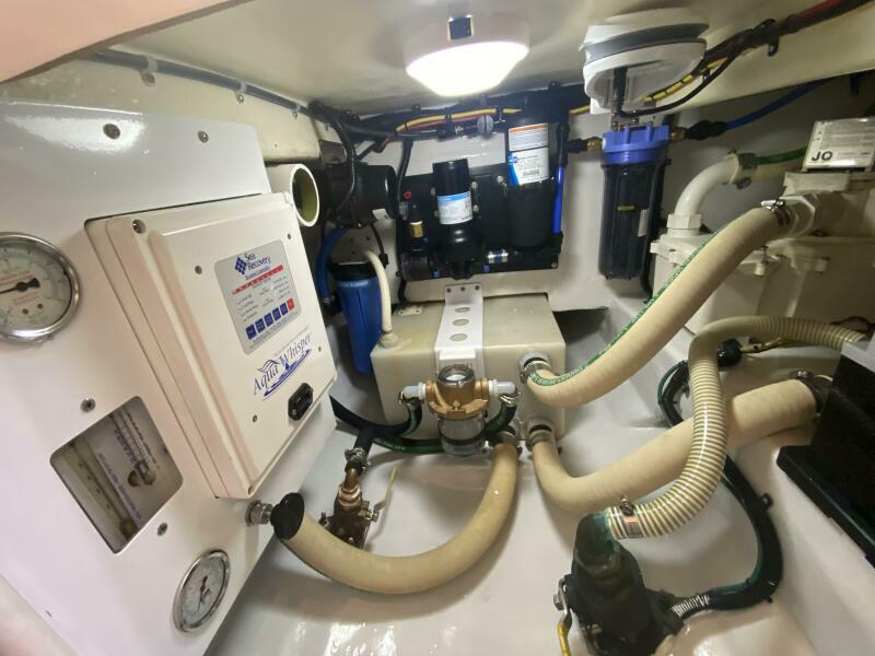 40' 2006 Cabo 40 Express