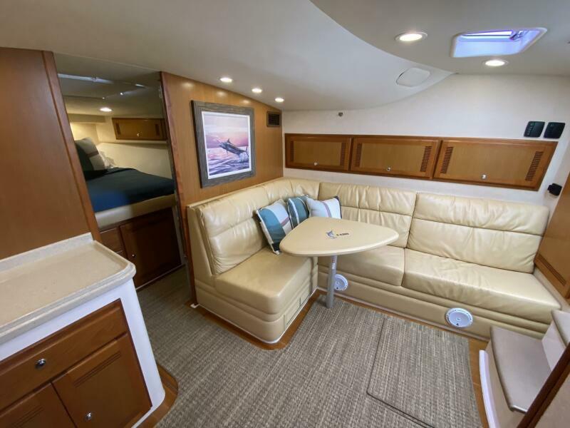 40' 2006 Cabo 40 Express