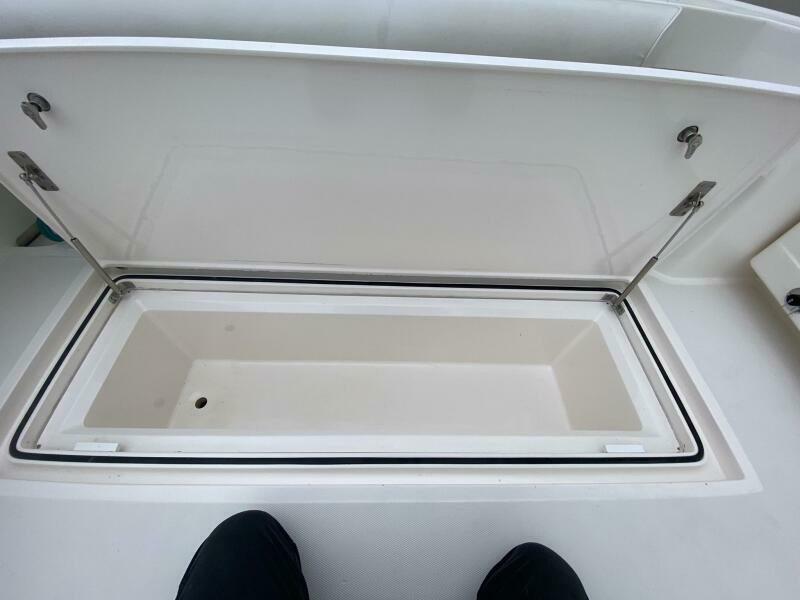 40' 2006 Cabo 40 Express