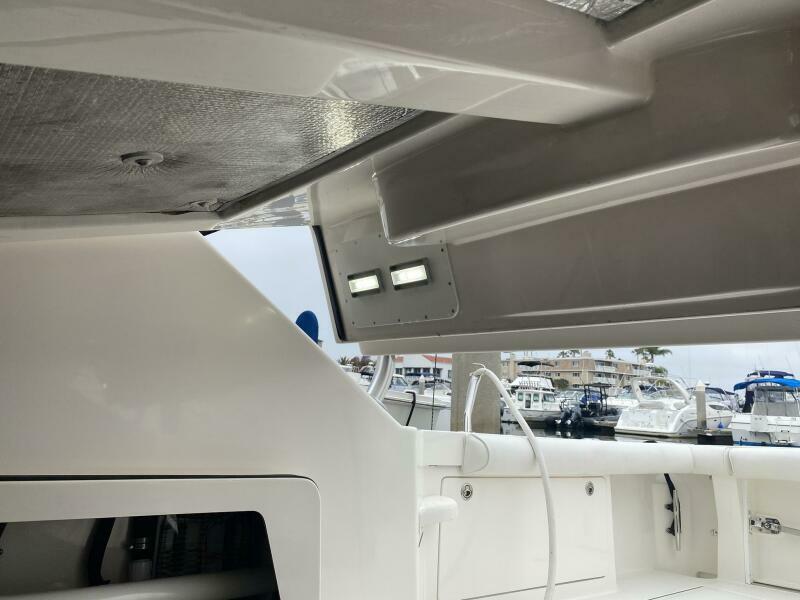 40' 2006 Cabo 40 Express