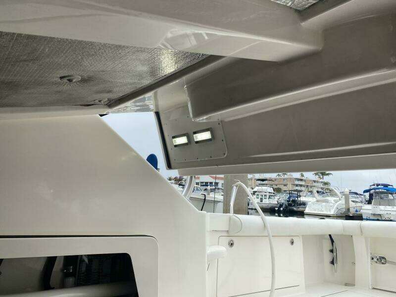 2006 Cabo 40 Express - BUZZ CATCHER