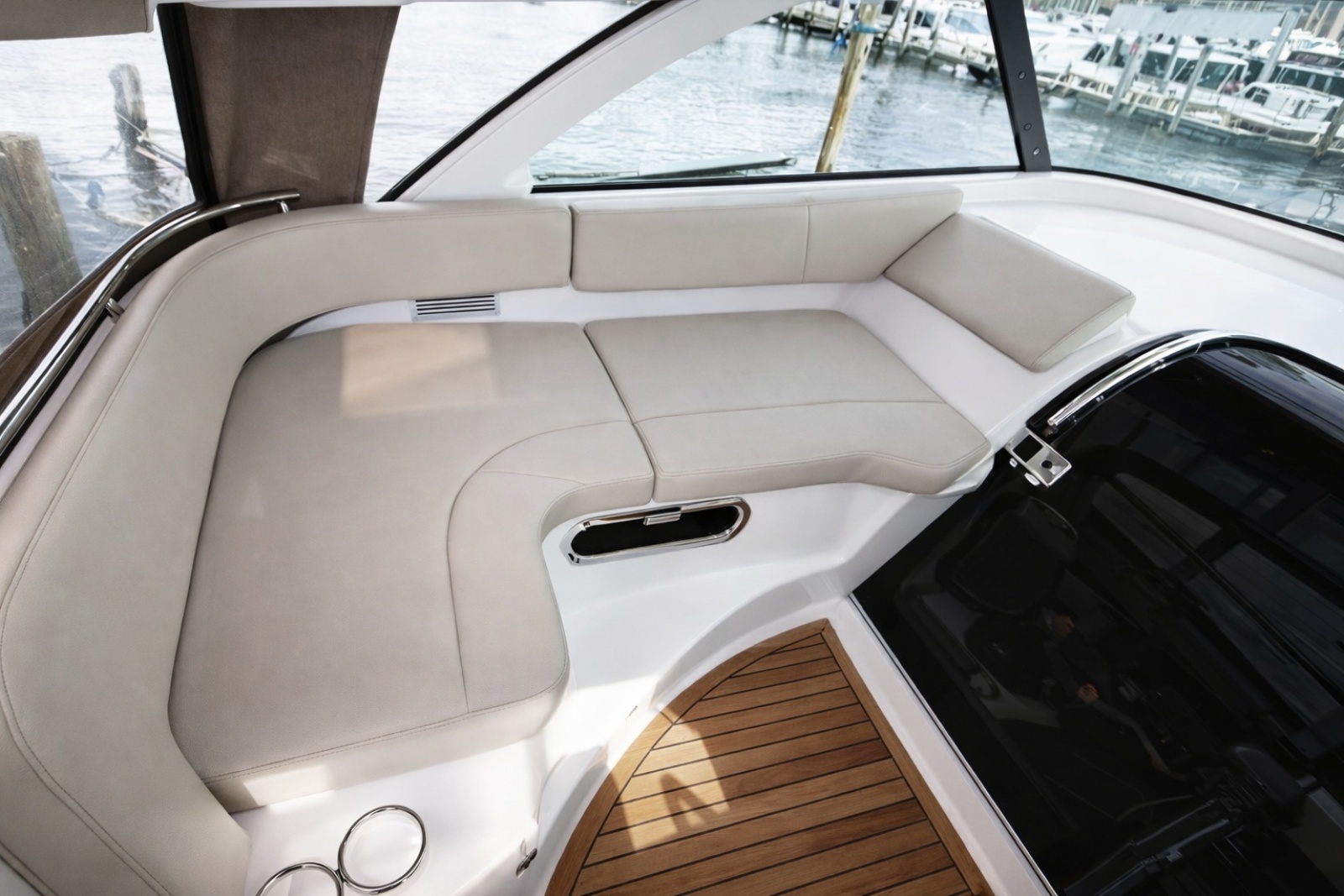 Cast Strength 36ft Pursuit Yacht For Sale