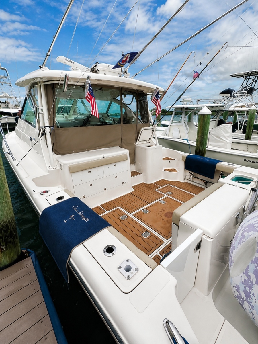 Cast Strength 36ft Pursuit Yacht For Sale