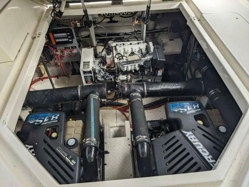 39' 2003 Cruisers Yachts 3970