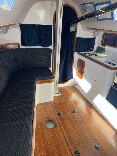 Relentless 31ft Sydney Yacht For Sale