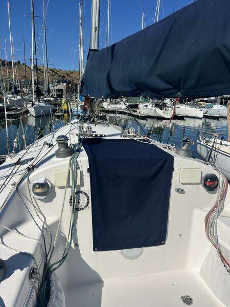 Relentless 31ft Sydney Yacht For Sale