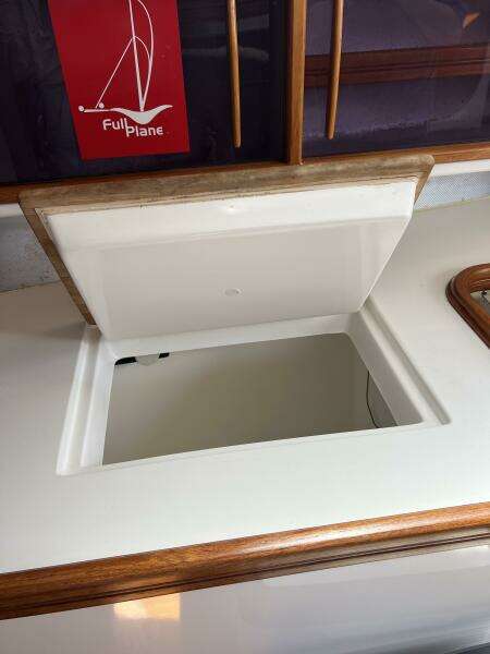 Relentless 31ft Sydney Yacht For Sale