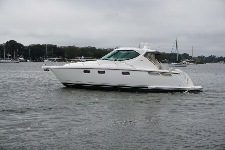39' 2007 Tiara Yachts 3900 Sovran