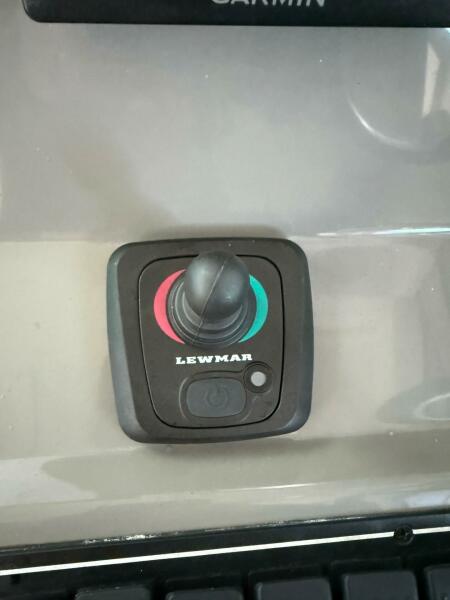 29' 2017 Pursuit DC 295