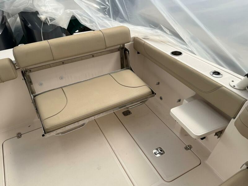 29' 2017 Pursuit DC 295