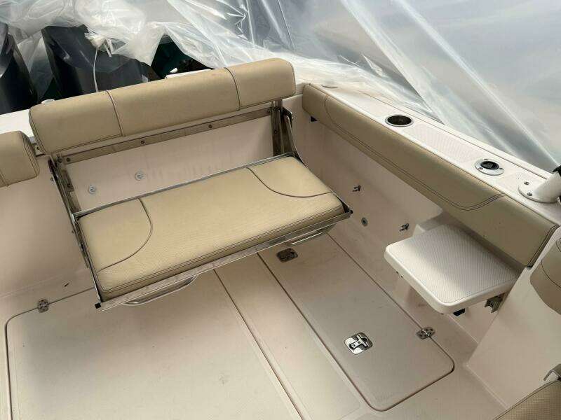 29ft Pursuit Yacht For Sale