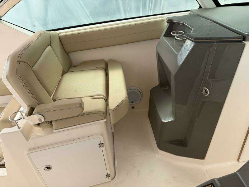 29ft Pursuit Yacht For Sale