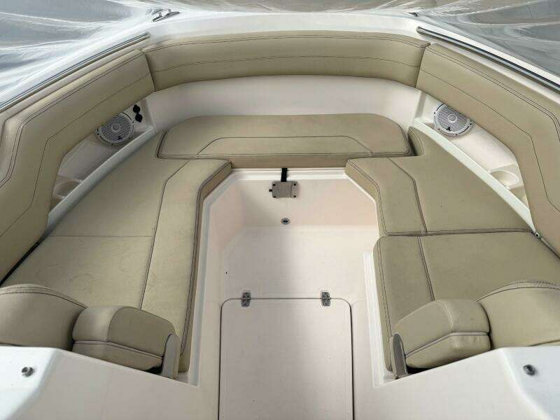 29ft Pursuit Yacht For Sale