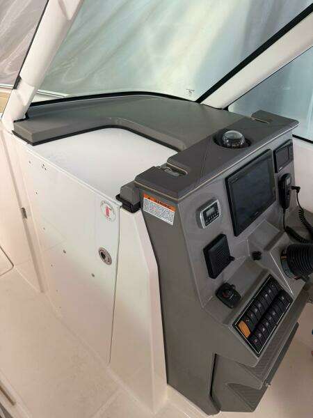 29ft Pursuit Yacht For Sale