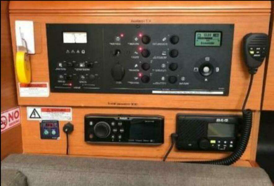 42ft Jeanneau Yacht For Sale