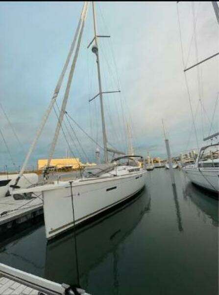 42ft Jeanneau Yacht For Sale
