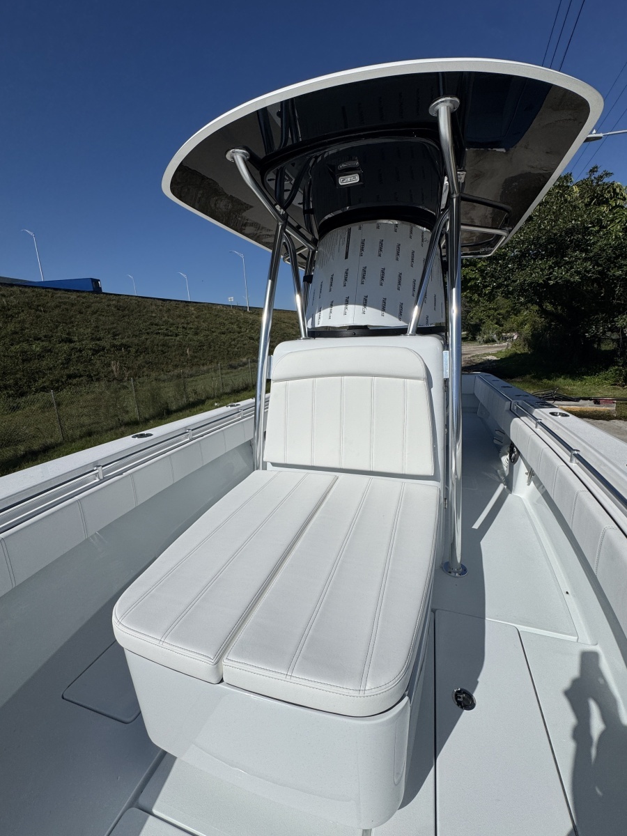 32ft Contender Yacht For Sale