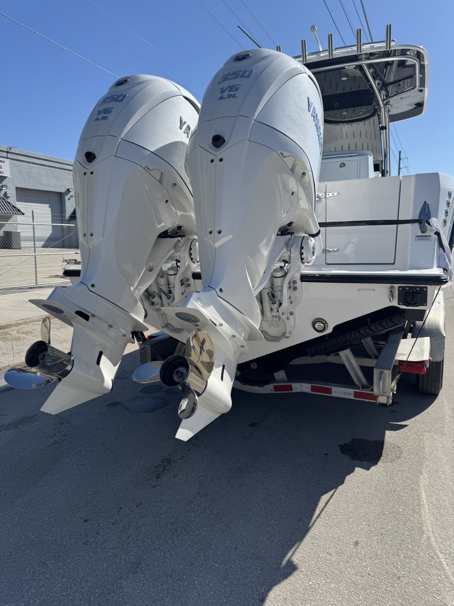 32ft Contender Yacht For Sale