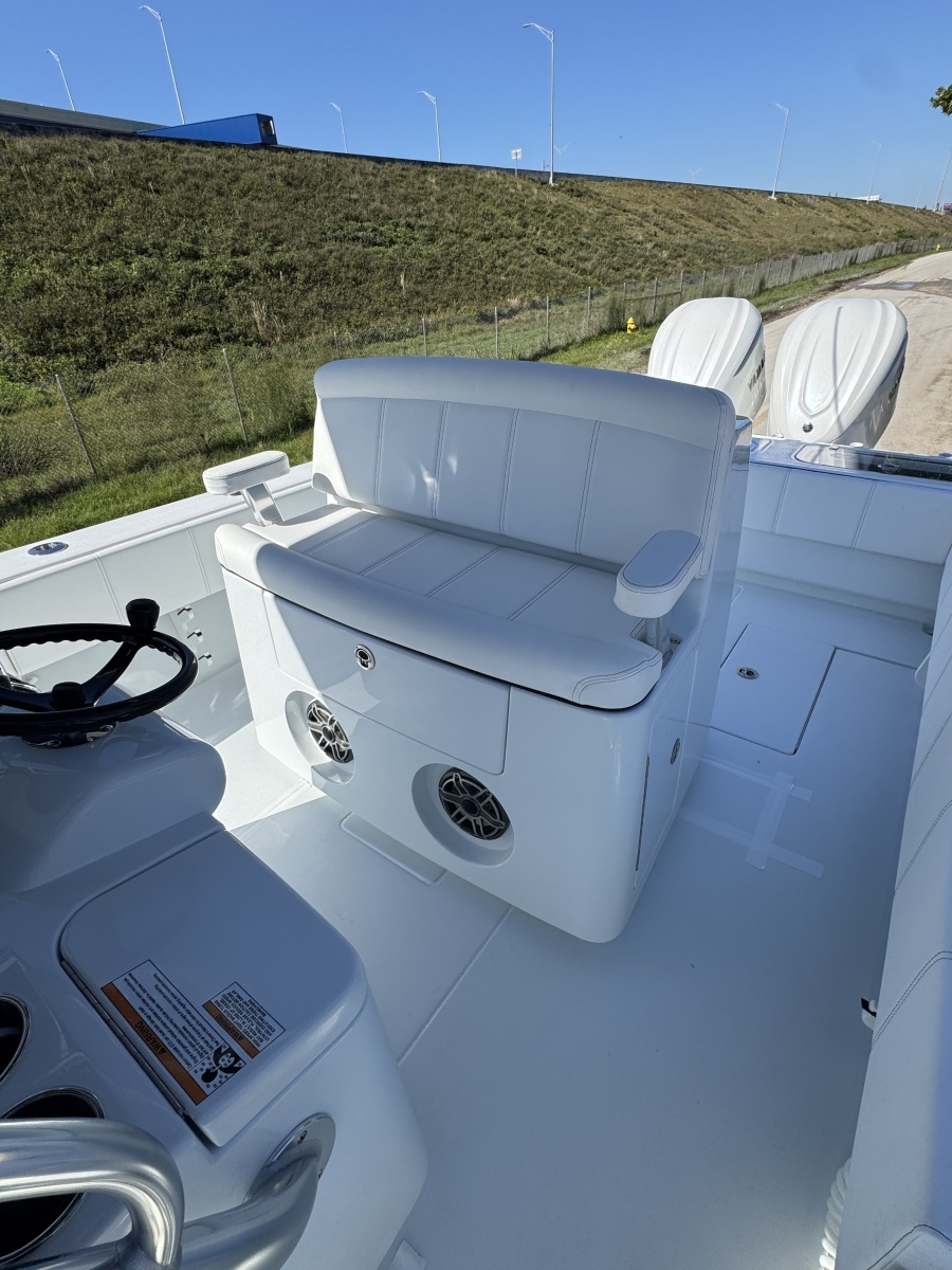 32ft Contender Yacht For Sale