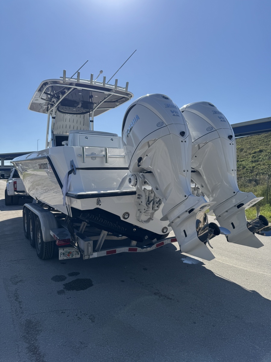 32ft Contender Yacht For Sale