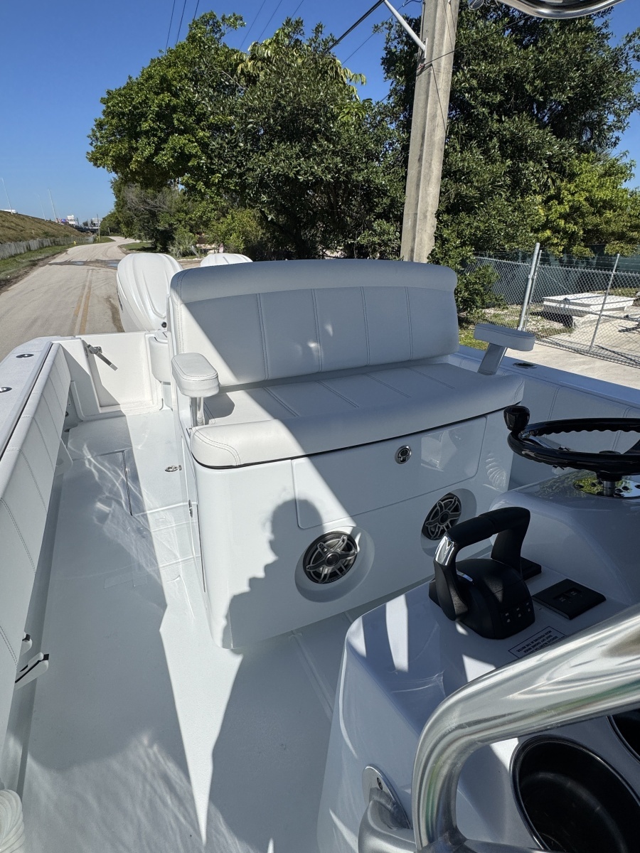 32ft Contender Yacht For Sale