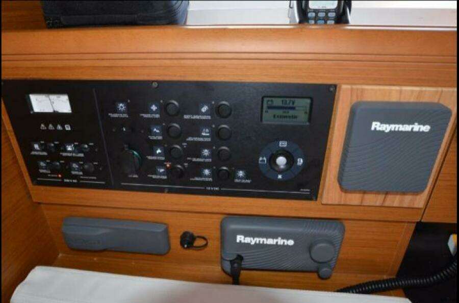 Zephyr 42ft Jeanneau Yacht For Sale