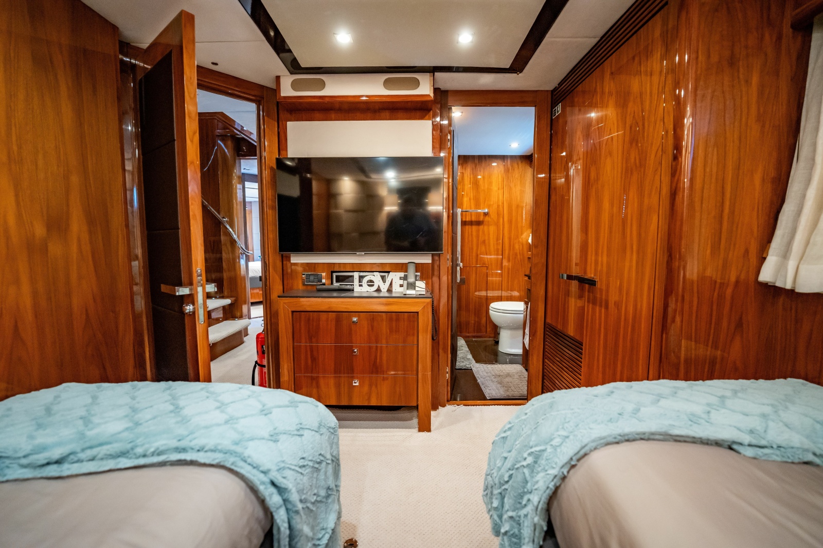 112' 2010 Sunseeker 34 Metre Yacht