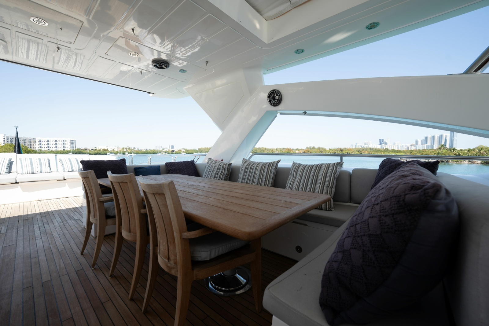 2010 Sunseeker 34 Metre Yacht