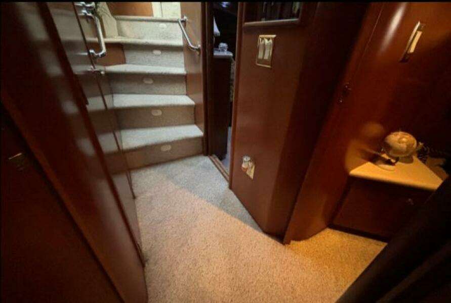 Moonstruck 53ft Carver Yacht For Sale