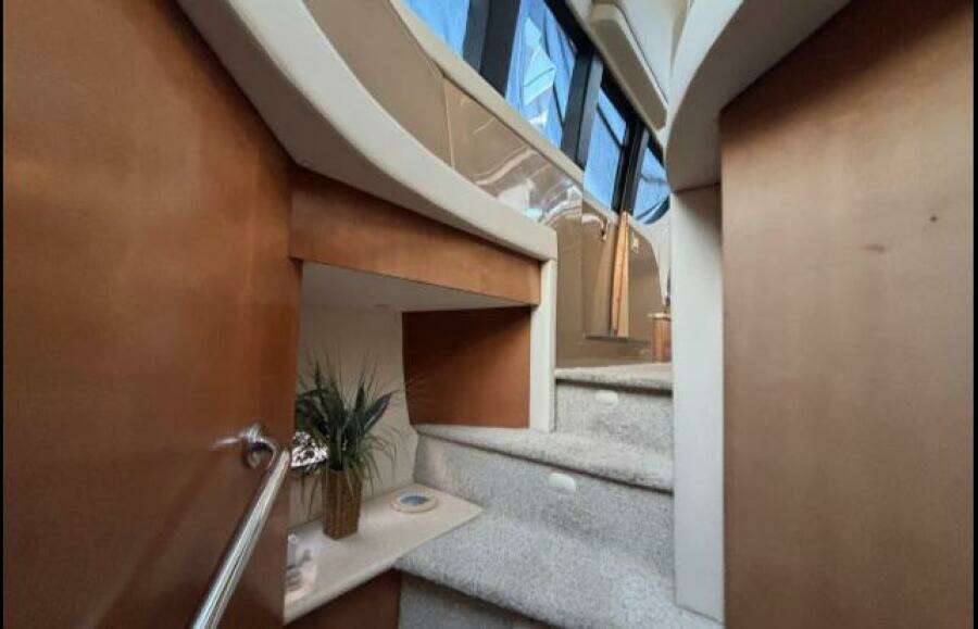 Moonstruck 53ft Carver Yacht For Sale