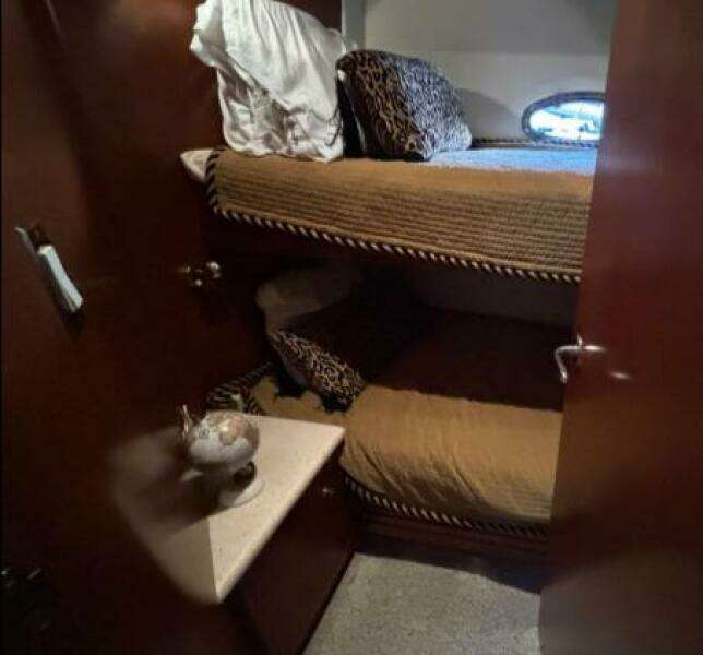 Moonstruck 53ft Carver Yacht For Sale