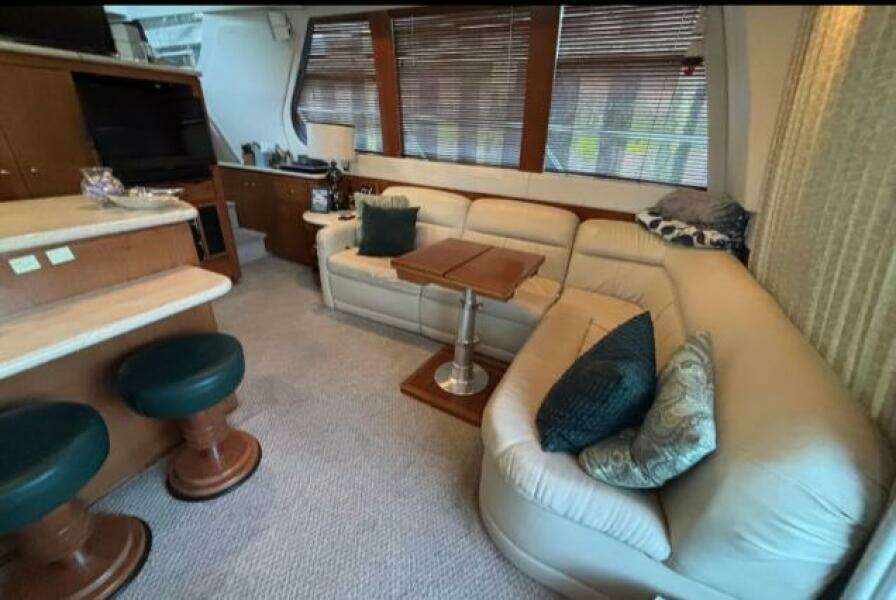 Moonstruck 53ft Carver Yacht For Sale