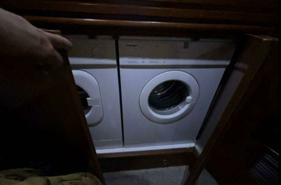 Moonstruck 53ft Carver Yacht For Sale