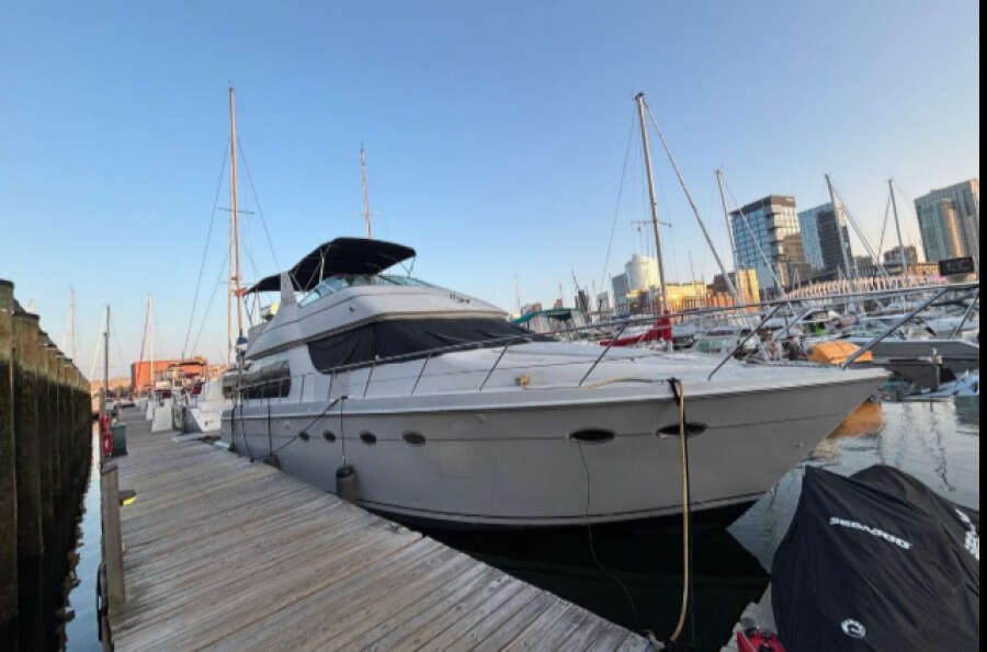 Moonstruck 53ft Carver Yacht For Sale