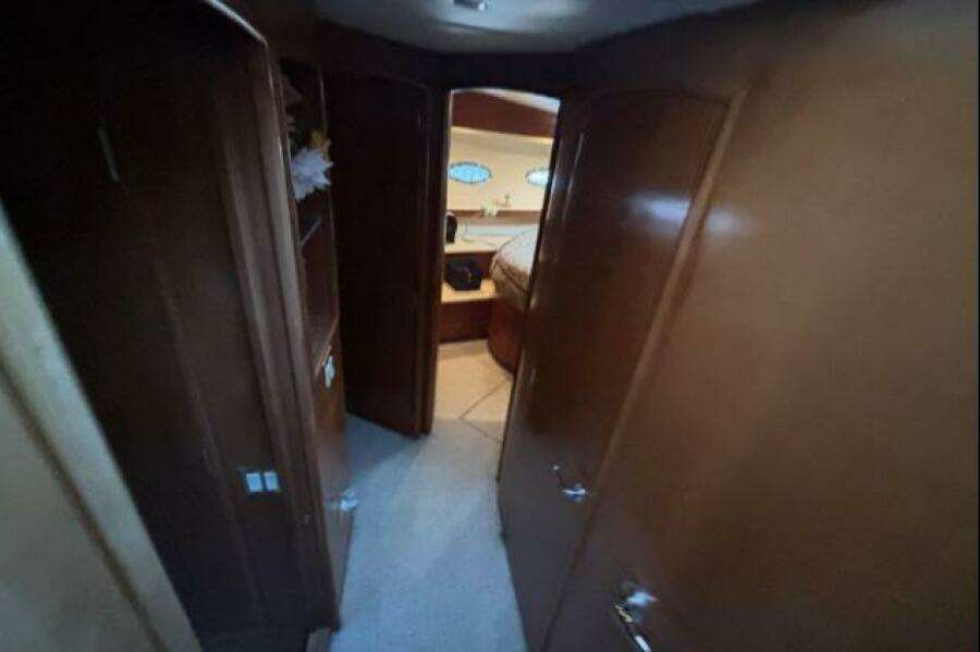 Moonstruck 53ft Carver Yacht For Sale