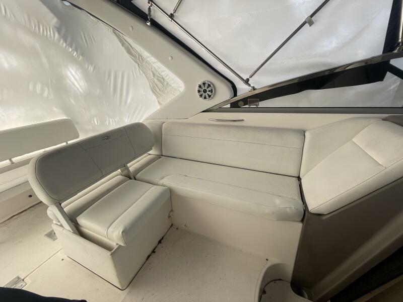 28' 2006 Regal 2860 Window Express