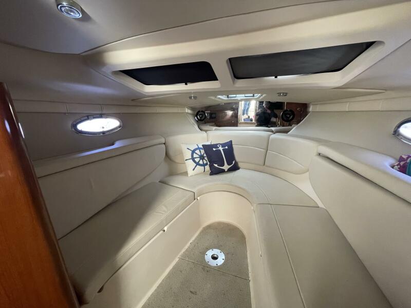 28' 2006 Regal 2860 Window Express