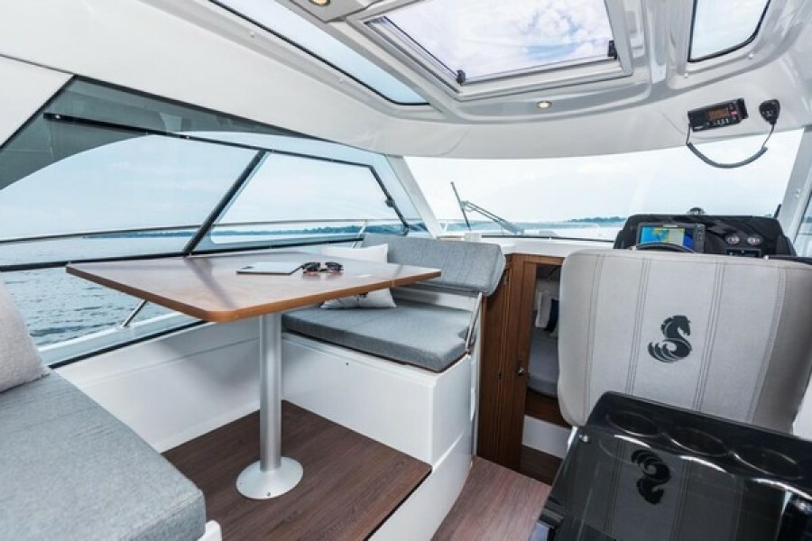 27' 2026 Beneteau Antares 9