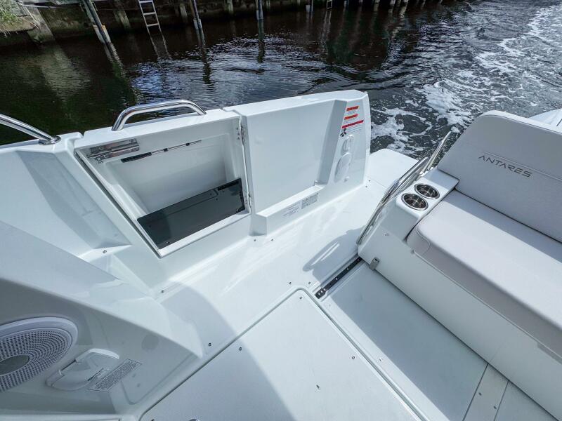 27' 2026 Beneteau Antares 9