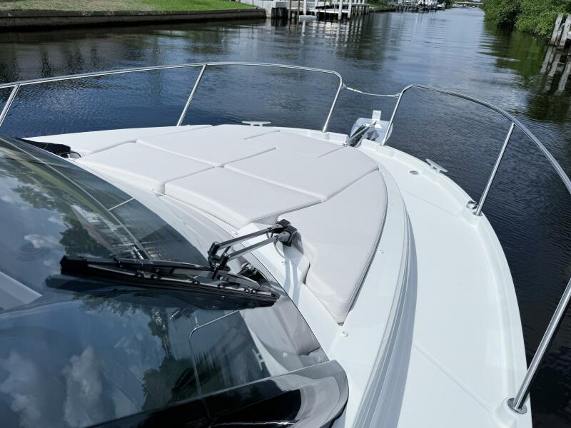 27' 2026 Beneteau Antares 9