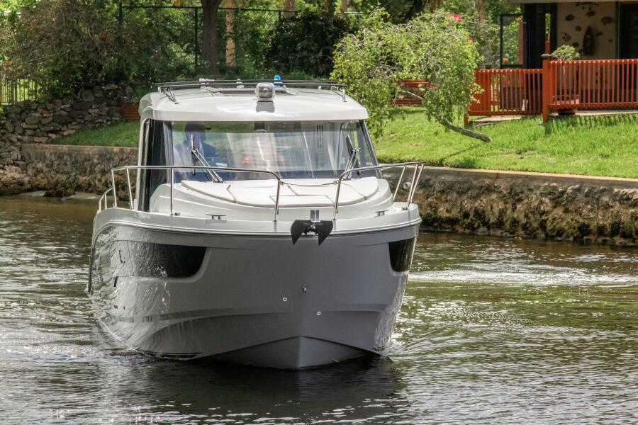 27' 2026 Beneteau Antares 9