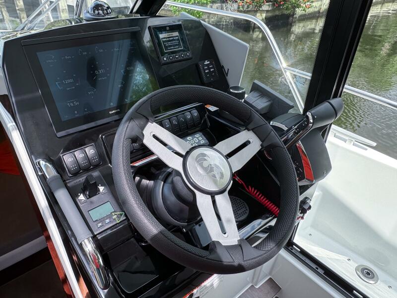 27' 2026 Beneteau Antares 9