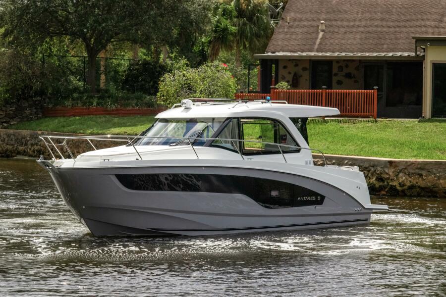 27' 2026 Beneteau Antares 9