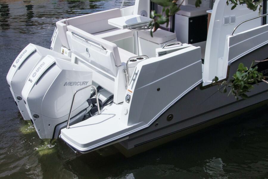 27' 2026 Beneteau Antares 9