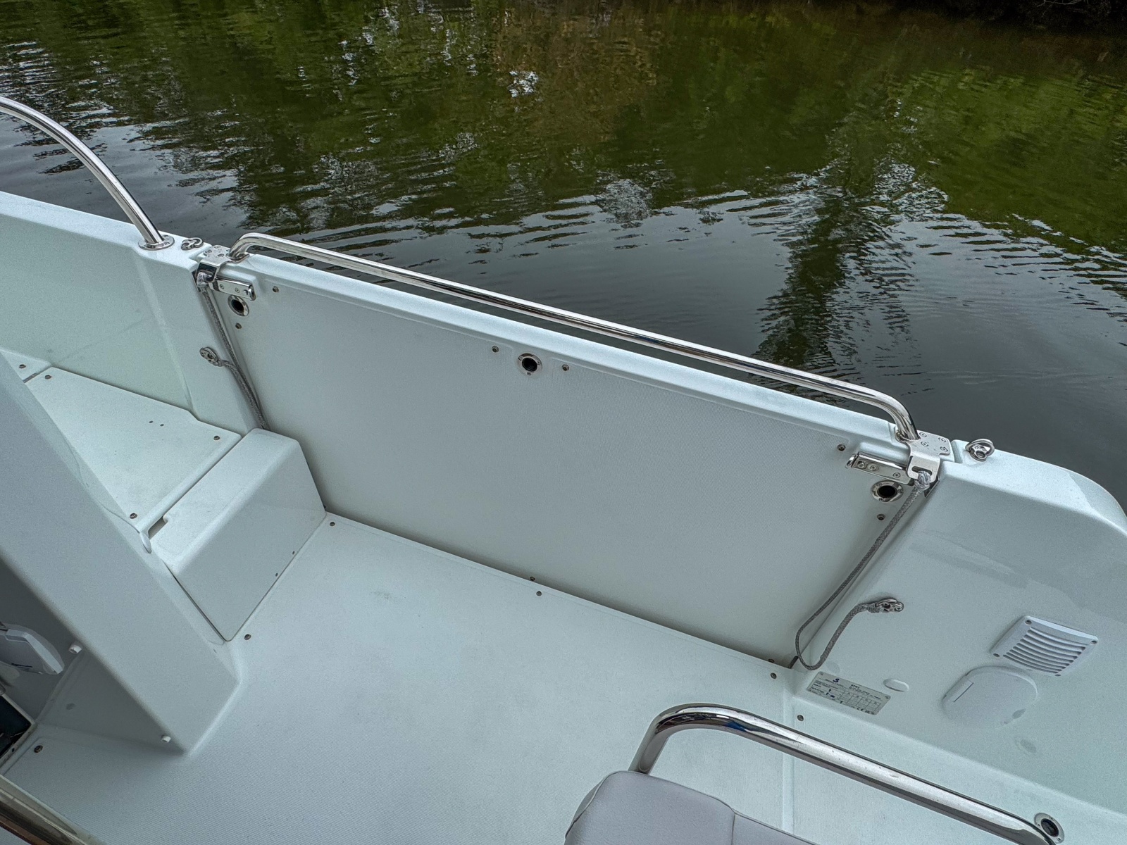 36' 2026 Beneteau Antares 11
