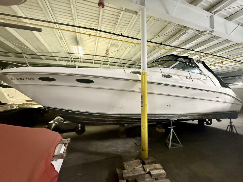 33' 1996 Sea Ray 