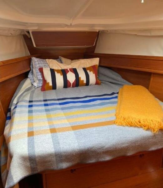 45' 2006 Jeanneau 45