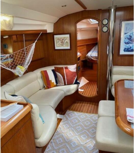 45' 2006 Jeanneau 45
