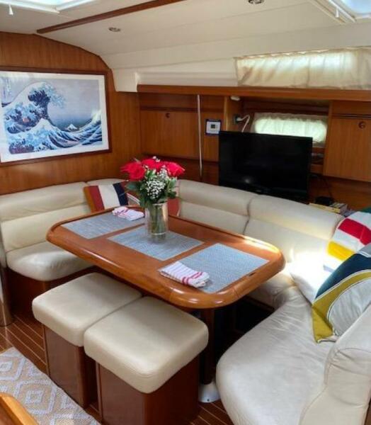 45' 2006 Jeanneau 45