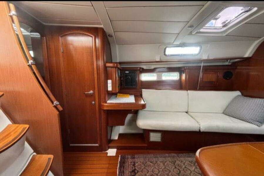 A Domani 40ft Beneteau Yacht For Sale